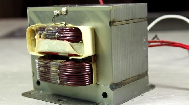 Извлекаем трансформатор из микроволновой печи