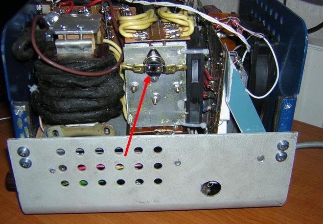 Часто выходящий из строя термодатчик, находящийся обычно на диодном блоке или дросселе