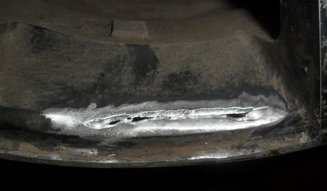 Поверхность детали из алюминия, качественно подготовленная к сварке путем механической чистки
