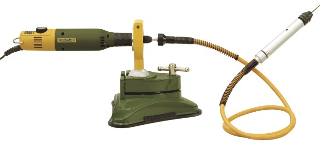 При необходимости стационарного использования бормашину можно закрепить в специальном приспособлении