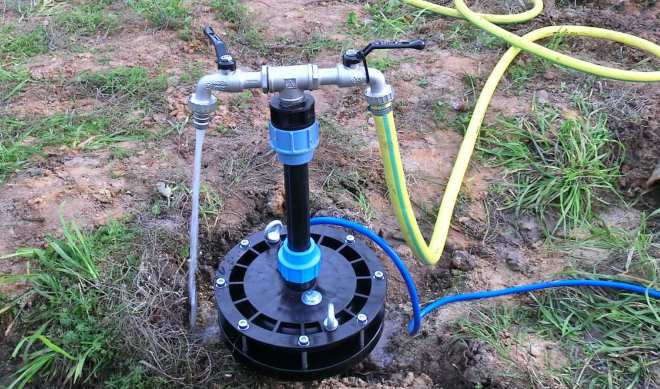 Скважина с погружным насосом для летнего водоснабжения участка